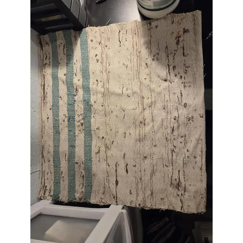 Shag Rug | Green White Red - 24in x 27in